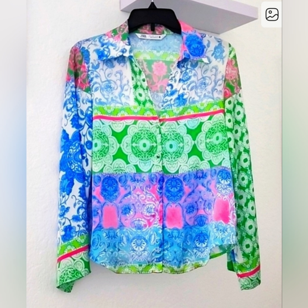 Zara Multicolored Silver Button Shirt. Size Small